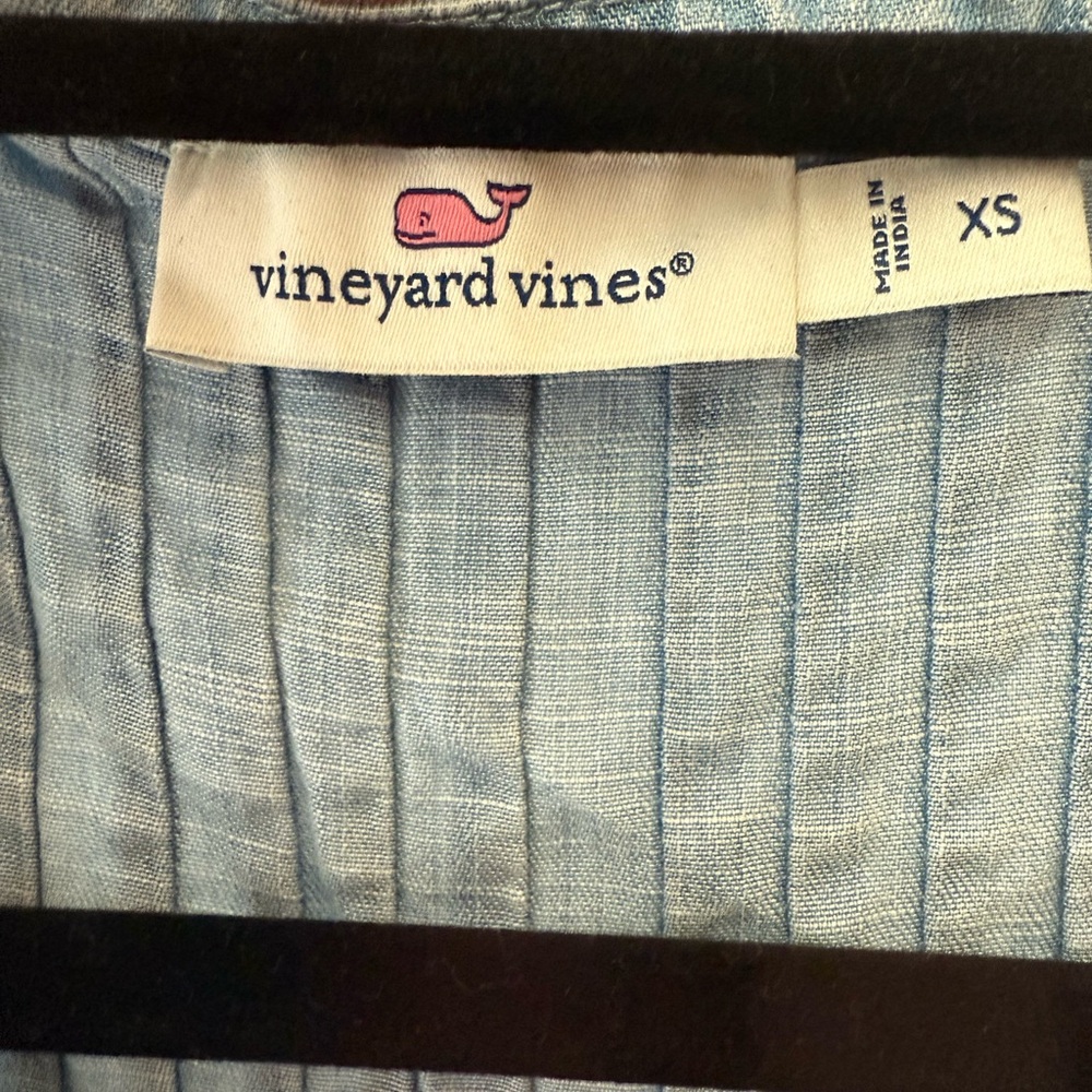 Vineyard Vines Pintuck Pleated Chambray Sleeveless Button-Front Shift Dress | XS - Picture 3 of 7